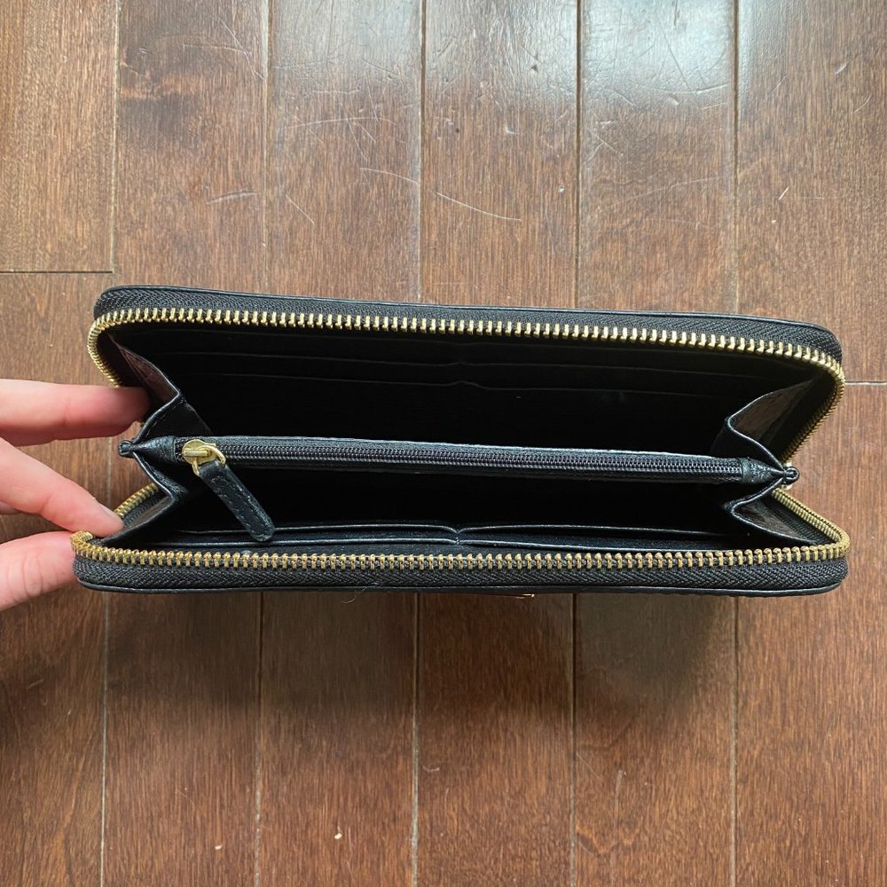Michael Kors Wallet - Picture 4 of 4